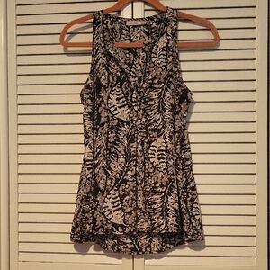 Dalia Black and White Leaf Print Tank Top